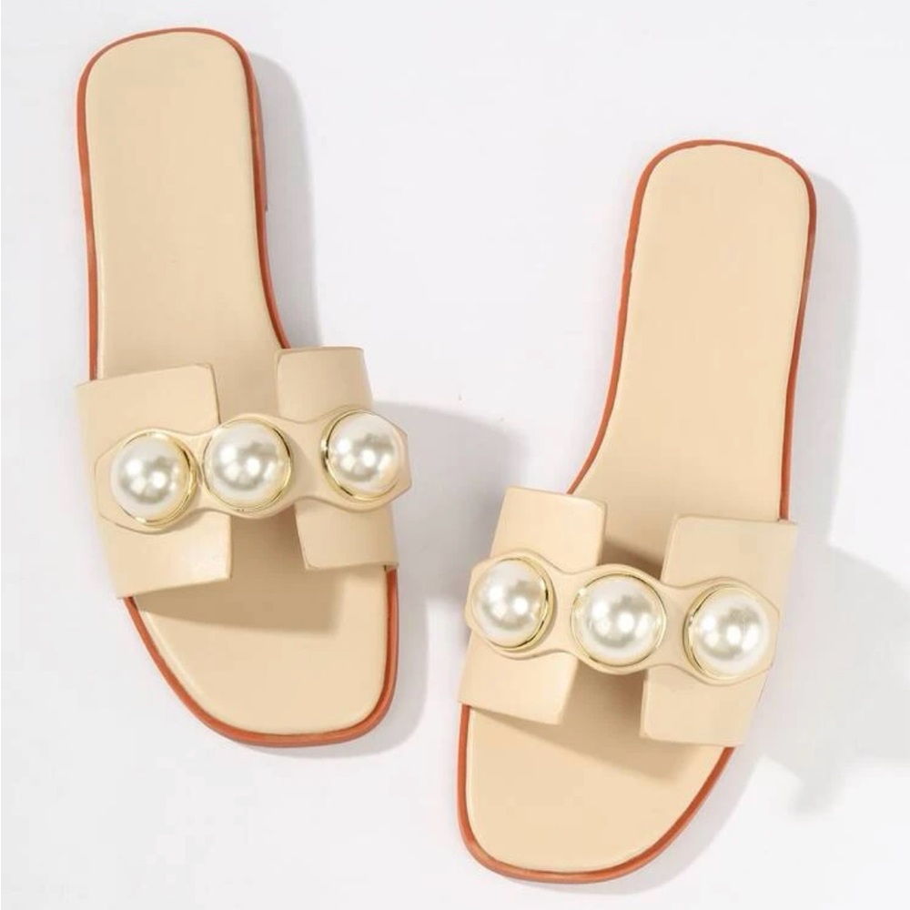 Beautiful Brazilian shoes with pearls.